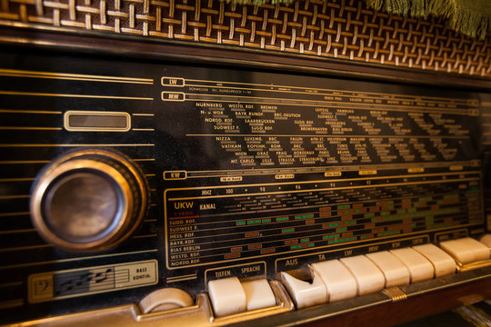 retro old radio