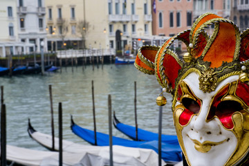 Fototapeta na wymiar Carnevale di Venezia, Ponte di Rialto - Italia