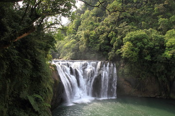 Fototapeta premium 十分瀑布