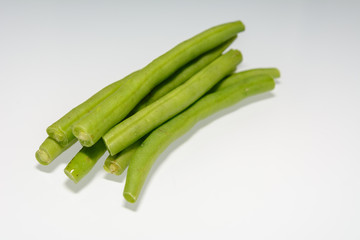 Bohnen isoliert auf weissem Hintergrund 