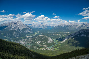 Fototapeta premium Aussicht von Sulphur Mountain bei Banff, Banff Nationalpark, Alberta Kanada