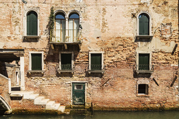 Fototapeta na wymiar Old Venice building