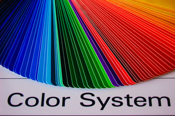 Farbfächer Schmuckfarben im Licht
