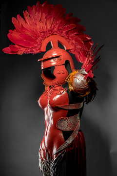 Praetorian, red armor for women with Roman helmet, adaptation of the classic style to one of fantasy.