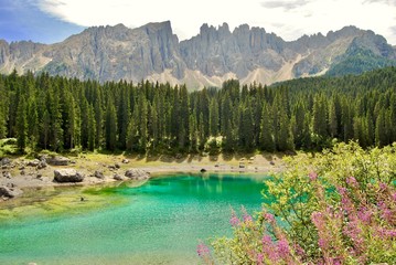 Lago di Carezza. Dolomiti