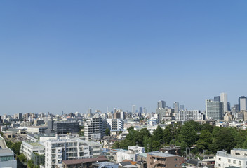 Naklejka premium 東京風景 中野坂上 中野富士見町 青空と緑