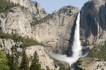 Fototapeta na wymiar Upper Yosemite Falls(Yosemite National Park, CA)