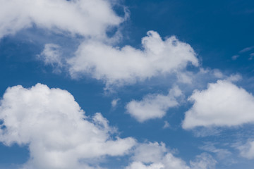 Obraz premium blue sky and cloud beautiful vivid in nature background.