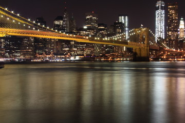 Fototapeta na wymiar Brooklyn Bridge at Night