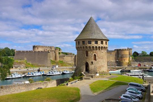 Brest Burg in der Bretagne, Frankreich - Brest castle and Tanguy tower in Brittany
