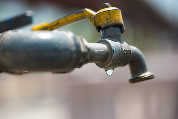 Closed water faucet but water leakage
