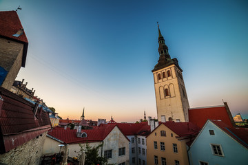 Obraz premium Tallinn, Estonia: aerial top view of the old town at sunset 
