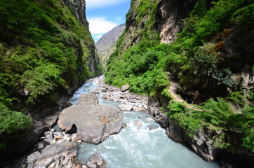 Nepal - Manaslu circuit - lower valley