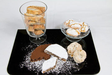 ricciarelli panforte cantuccini pan pepato