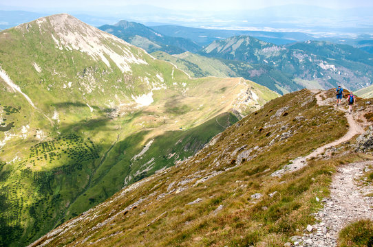 Widok z Bystrej na Starorobociański Wierch.
