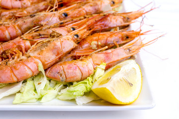 fries cuisine shrimp and lemon