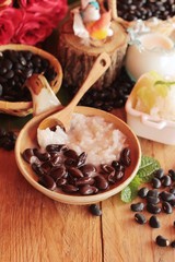 Black bean in coconut milk with glutinous rice