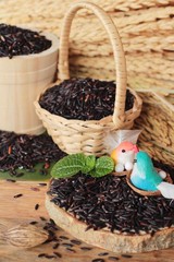 Black jasmine rice or organic riceberry rice