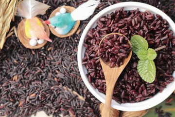 cook black rice and raw organic riceberry rice