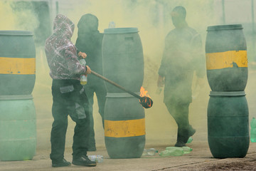Zamieszki na ulicy. © Tomasz Warszewski