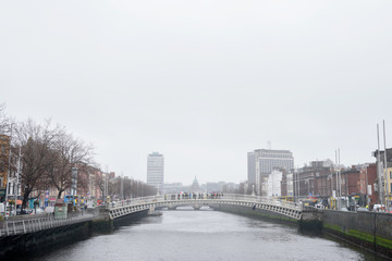 Fototapeta premium Hapenny Bridge River Liffey Dublin Ireland