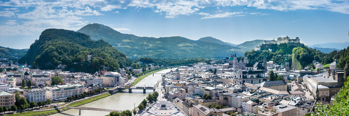 Fototapeta premium Panorama: Salzburg latem