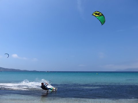 Kite surf, free ride sur la mer Méditerranée (France)