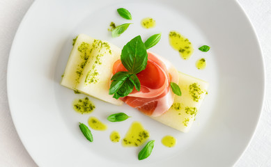 melon prosciutto appetizer