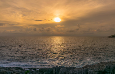 Naklejka premium Beautiful Sunset Oversea