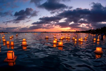 Fototapeten Lantern Floating Hawaii-Zeremonie auf Oahu, Hawaii, die geliebte Verstorbene ehrt © Janelle