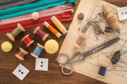 Sewing accessories on a table	