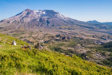 Tuinposter The breathtaking views of the volcano Mount St. Helens destroyed landscape and barren lands. Harry's Ridge Trail. Mount St Helens National Park, South Cascades in Washington State, USA © khomlyak