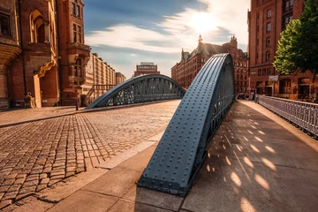 Historical bridge in the Hamburg Speicherstadt © Thorben