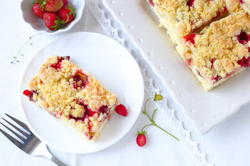 Blechkuchen mit Erdbeeren