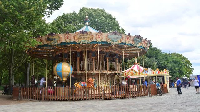 Carousel with horses: Time Lapse in Paris.