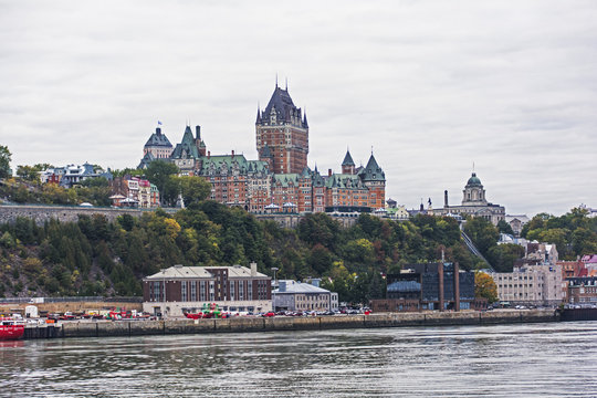 Blick auf die Stadt mit Festung und das Château Frontenac von Québec.