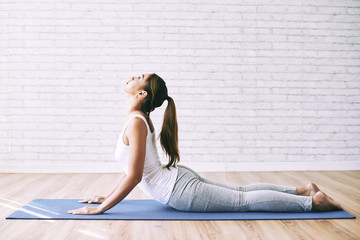 Cobra asana