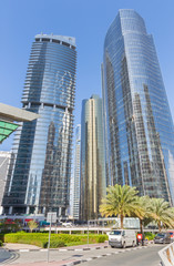 Fototapeta na wymiar Dubai - The park and The Jumeirah lake towers.