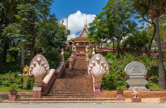 Wat Phnom in Phnom Penh, Cambodia