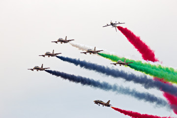 Airshow airplane acrobatic team