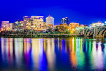 Fototapeta premium Rosslyn, Arlington, Virginia, USA skyline on the Potomac River.