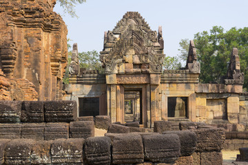 Fototapeta na wymiar Prasat Hin Muang Tam, the Ancient Sanctuary in Buriram , Thailand