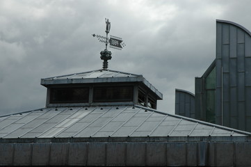 Der Wind &uuml;ber K&ouml;ln. Dombauh&uuml;tte vor schwerem Wetter