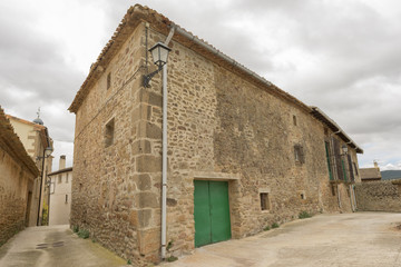 Fototapeta na wymiar The village of Cirauqui in Navarre, Spain