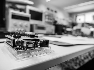Fototapeta premium Arduino-Board im Elektroniklabor