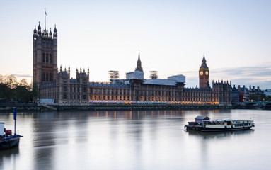 Fototapeta na wymiar Long exposure of the Houses of Parliament