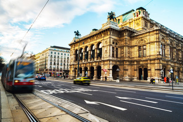 Fototapeta na wymiar Opera house in Vienna, Austria at with traffic