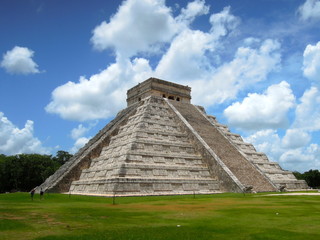 Mayan temple of Chichen Itza