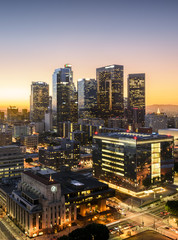 Skyline du centre-ville au coucher du soleil. Los Angeles, Californie, États-Unis