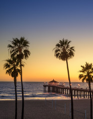 Obraz premium Manhattan Beach Pier o zachodzie słońca, Los Angeles, Kalifornia